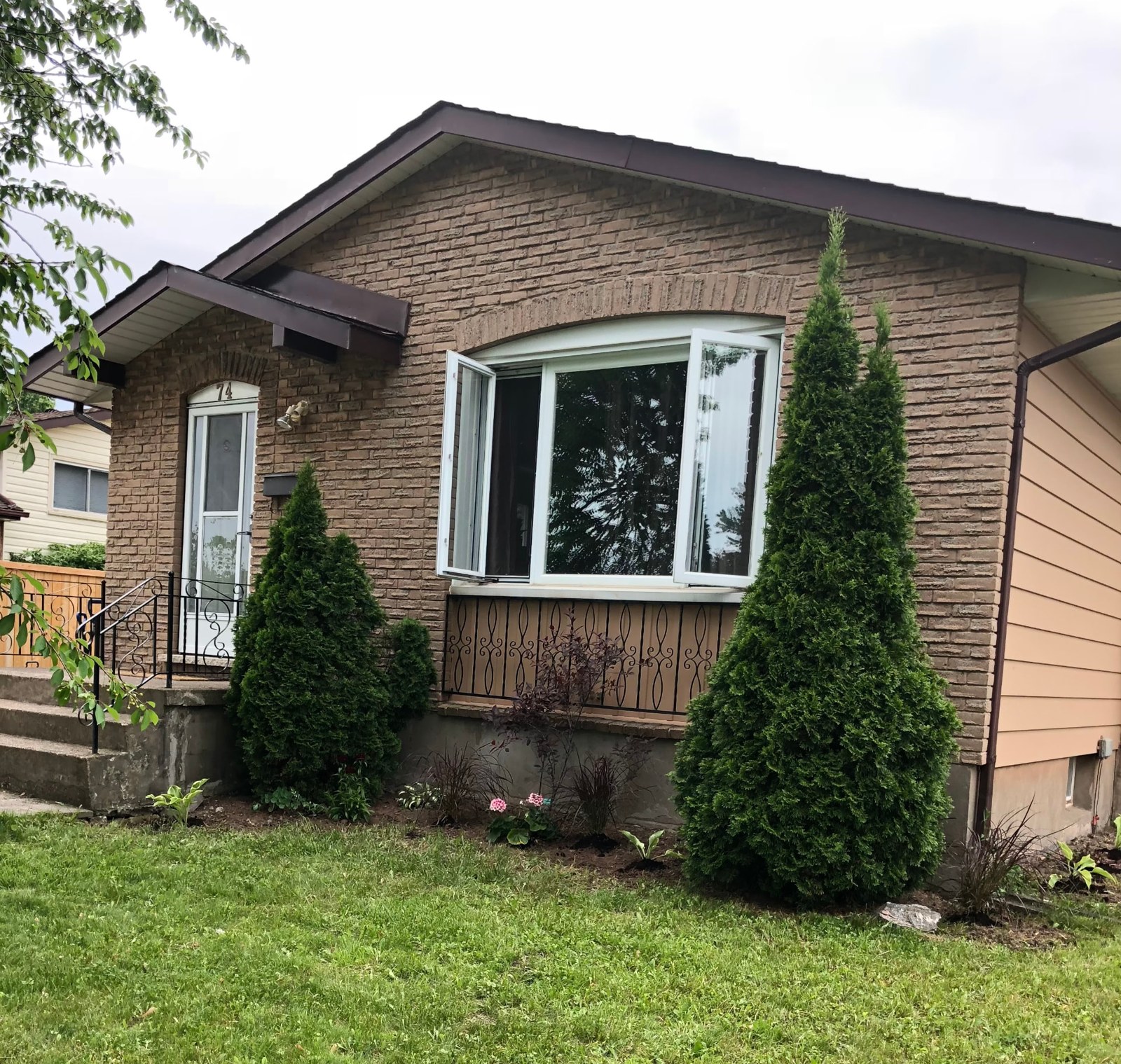 Front exterior of the brick bungalow rental on Northgate Drive in Welland, Ontario